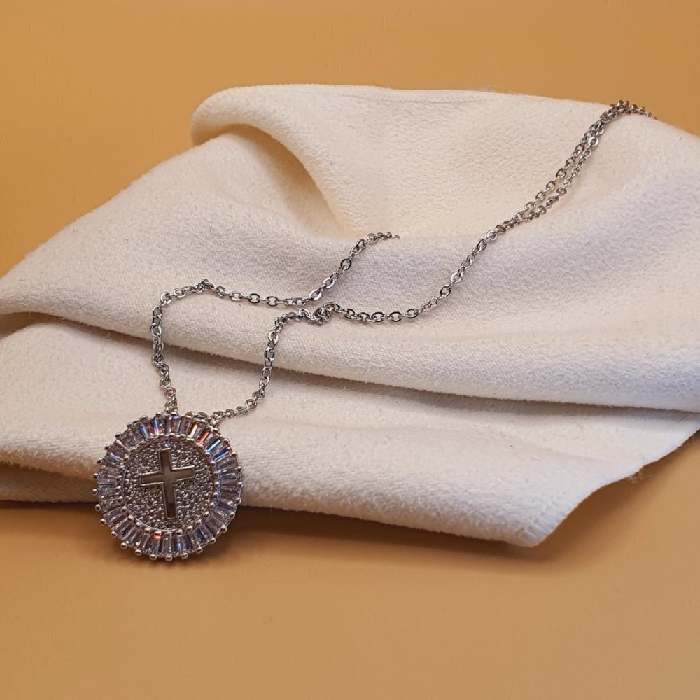 💎Shiny Round Cross Carved CZ Full  Silver Plated Dainty Necklace,, INDN8638 - Picture 5 of 5